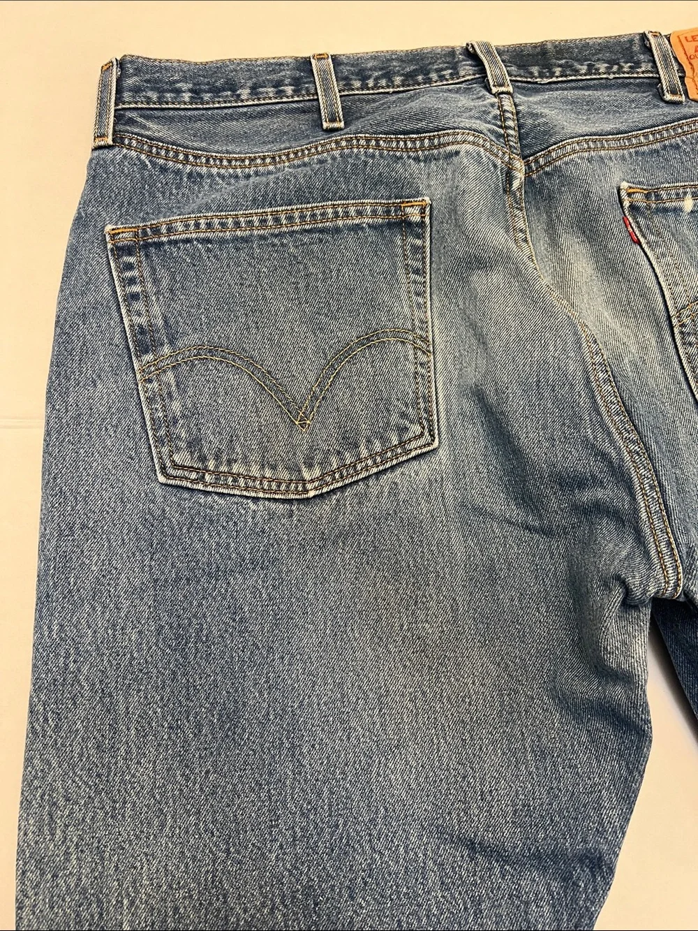 VINTAGE Y2K LEVI’S  DISTRESSED DENIM 501  STRAIGHT LEG JEANS RED BATWING LOGO